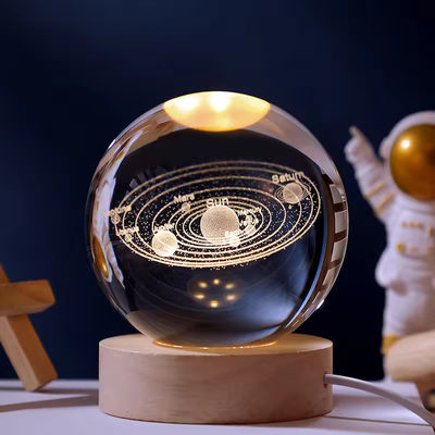 گلوله شیشه ای کریستالی چوبی سفید گرم 3D نور شب پایه ایستاده استند نمایش LED